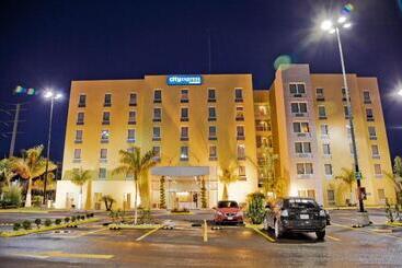 فندق City Express By Marriott Celaya Parque