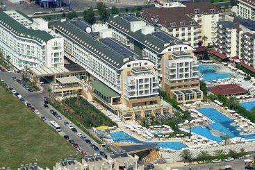 בית מלון כפרי Hedef Resort All Inclusive