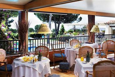 هتل Le Mas D'Artigny & Spa