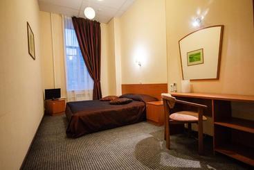 هتل Nevsky 136 Guest House