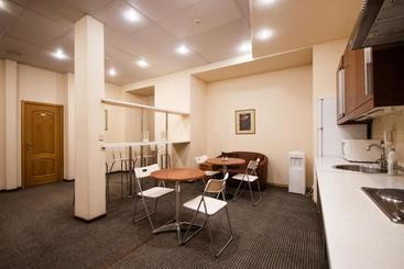 هتل Nevsky 136 Guest House