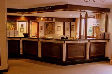 Отель Royal Palace Helena Sands