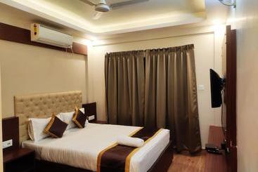 בית מלון כפרי Sri Radhe Residency