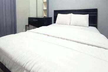 בית מלון כפרי D Waru Homestay Syariah Near Jl Slamet Riyadi Mitra Reddoorz