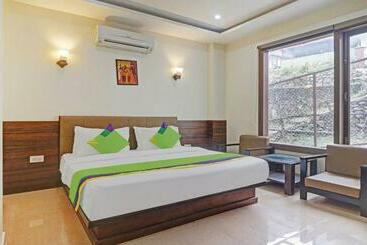 ホテル Fabescape Trance Ganga Resort Shivpuri