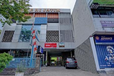 בית מלון כפרי Oyo 90177  Pahlawan