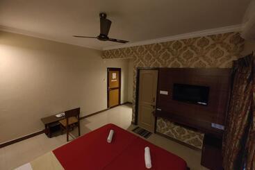 Hotel Vyavahar Lodge