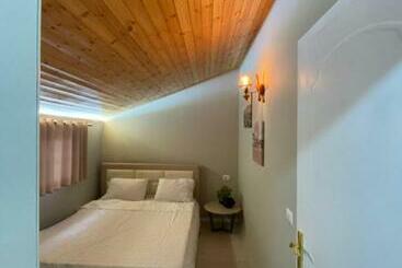 پانسیون Villa Elear