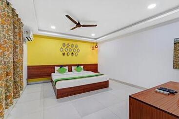 פנסיון Treebo Signature Grande