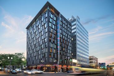 فندق Moxy Portland Downtown