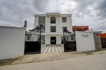 ホテル Oyo 90164 La Rissa Residence