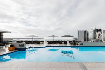 Heritage Apartments   Auckland Cbd   Rooftop Pool, Spas, Gyms & Saunas