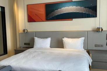 هتل Holiday Inn Express Ulanqab Jining