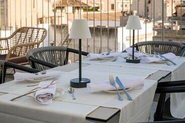 酒店 Nivia Born Boutique