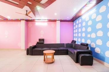 هتل Oyo Rtk109 Star  & Restaurant