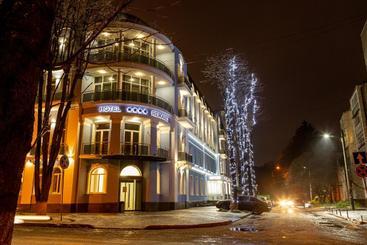 هتل Optima Collection Khmelnytskyi