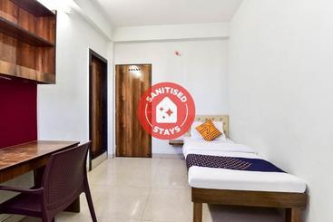 בית מלון כפרי Spot On 76981 Shri Ganga Residency