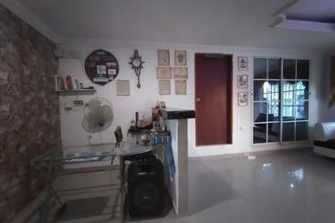 پانسیون Hostal Buena Vida