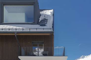 アパートホテル The Base Andermatt