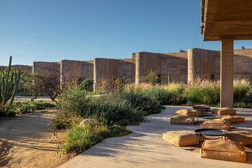 בית מלון כפרי Paradero Todos Santos   Exclusive Experiences Included