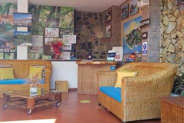 هتل Hostal Antawara Tayrona