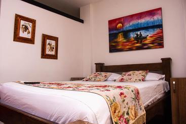 هتل Hostal Antawara Tayrona