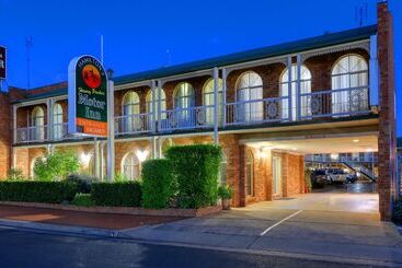مُتل Hamilton Henry Parkes Motor Inn