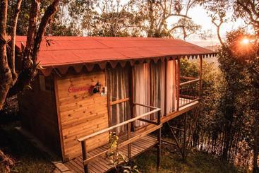 ユースホステル Nativos Real Guatape