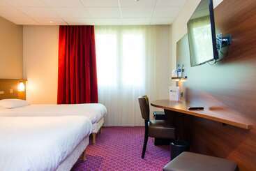 Brit Hotel Nantes Vigneux   L Atlantel