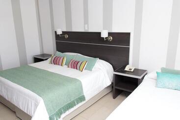 هتل Costa Del Sol