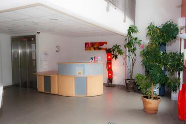 Отель La Résidence Des Oliviers