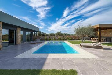 Отель Lyttos Beach