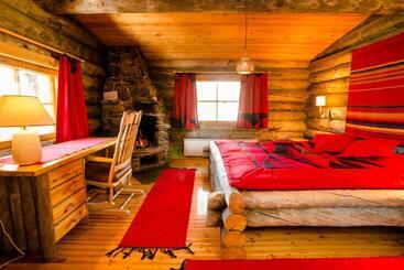 Kakslauttanen Arctic Resort   Igloos And Chalets
