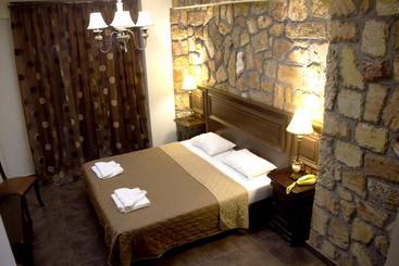 هتل Iris Spa