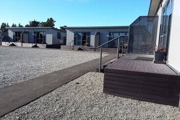 Отель Pine Lake View Lodge