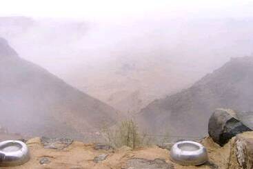 هتل Trajan Guest House   Hostel