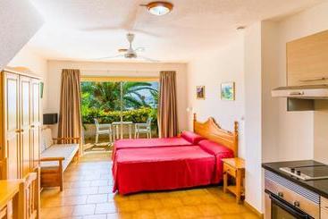 Apartamentos Charco Del Conde