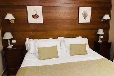Hostal Escuils