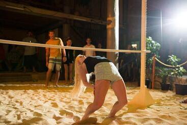 Отель Beachcomber Island Resort