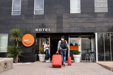 Отель Bed4u Tudela