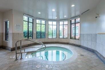 בית מלון כפרי Holiday Inn Express & Suites Riverport Richmond, An Ihg