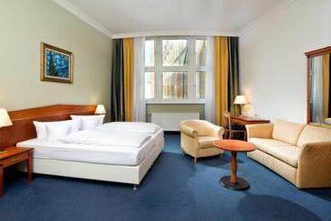 هتل Wyndham Garden Berlin Mitte