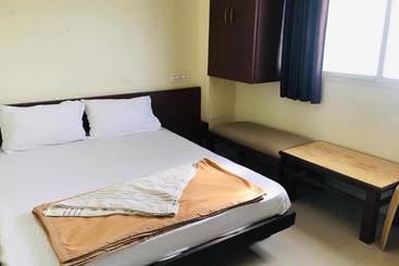 هتل Staymaker Bright Palace Residency