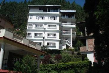 هتل Chalet Orchid Eco Retreat