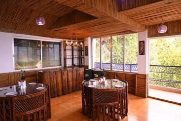 هتل Chalet Orchid Eco Retreat