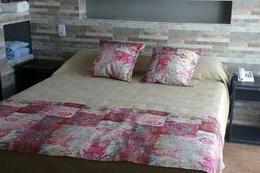 هتل کپسول Neferet Habitaciones Temporarias