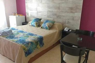 هتل کپسول Neferet Habitaciones Temporarias