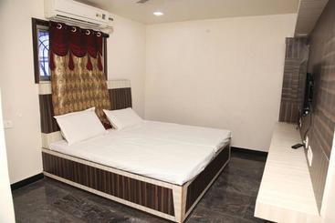 Hotel Laxmi Towers Madurai