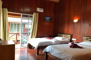 فندق Bubul Village Stay Semporna