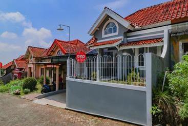 호텔 Oyo 90255 Villa Cipendawa Md28 Cianjur